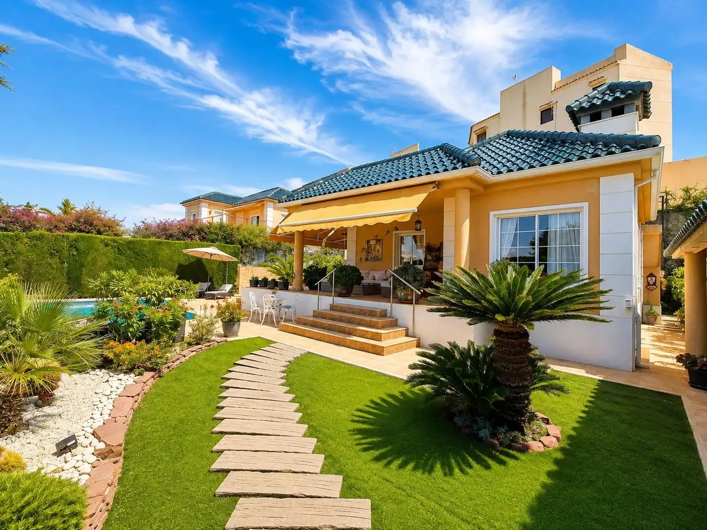 Detached house with pool for sale in Los Arenales del Sol, imagen 4