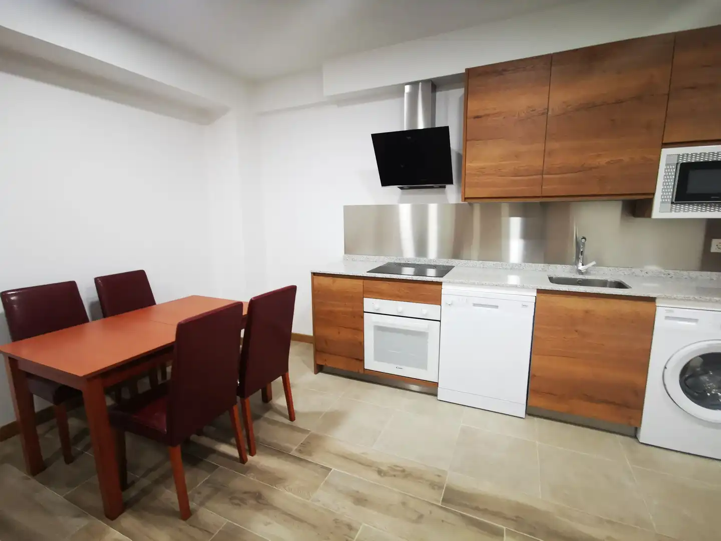 Cuina de Apartament de lloguer en Salamanca amb Calefacció, Parquet i Moblat
