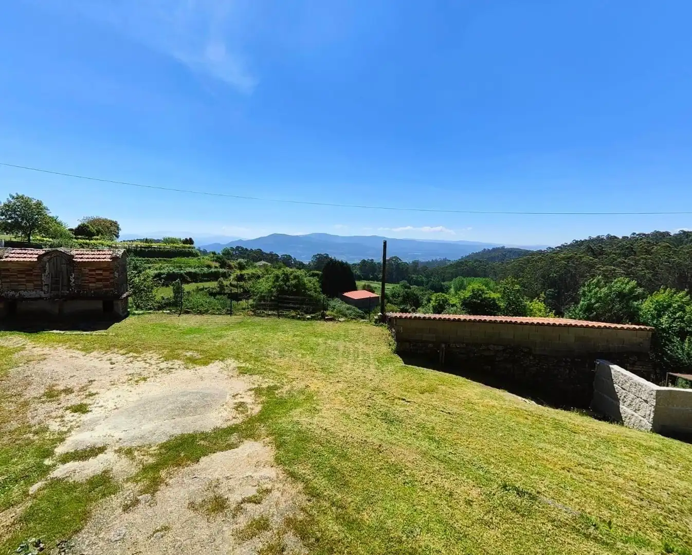 Houses for sale in Tui  with Private garden