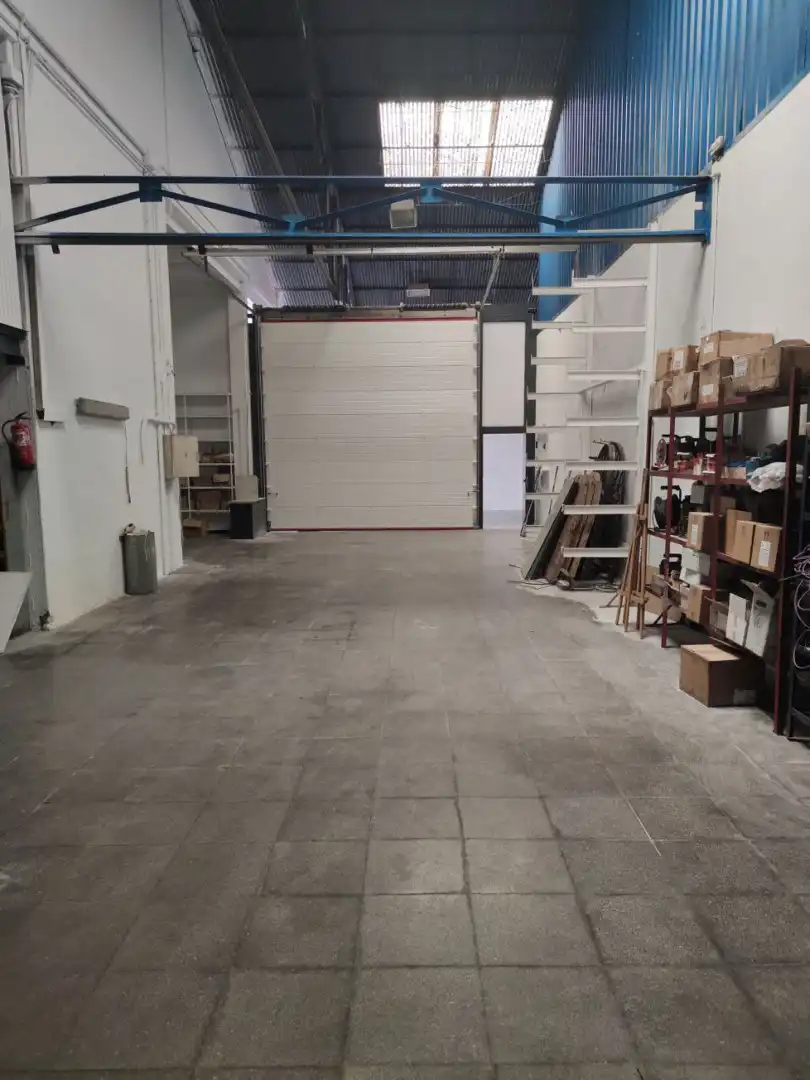 Nau industrial en venda en Peligros amb Alarma