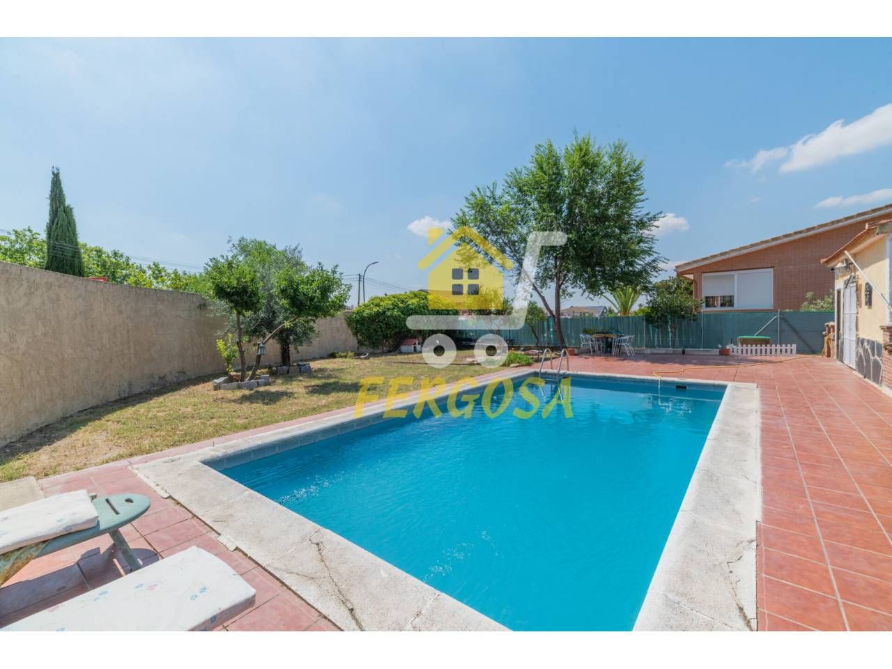 Swimming pool of House or chalet for sale in Casarrubios del Monte  with Air Conditioner, Heating and Private garden