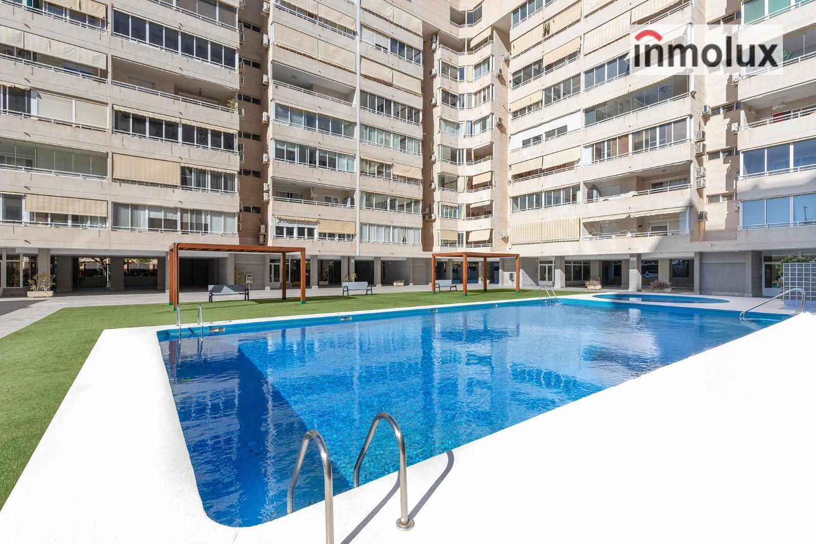 Swimming pool of Flat for sale in Alicante / Alacant  with Terrace, Swimming Pool and Community pool