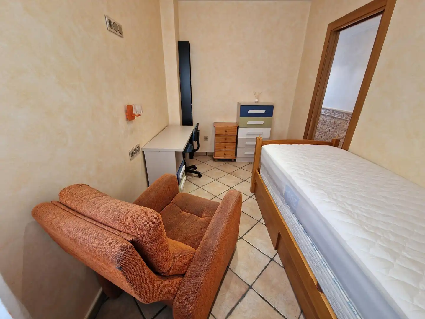 Habitación de Apartamento en venta en Águilas con Amueblado y Balcón