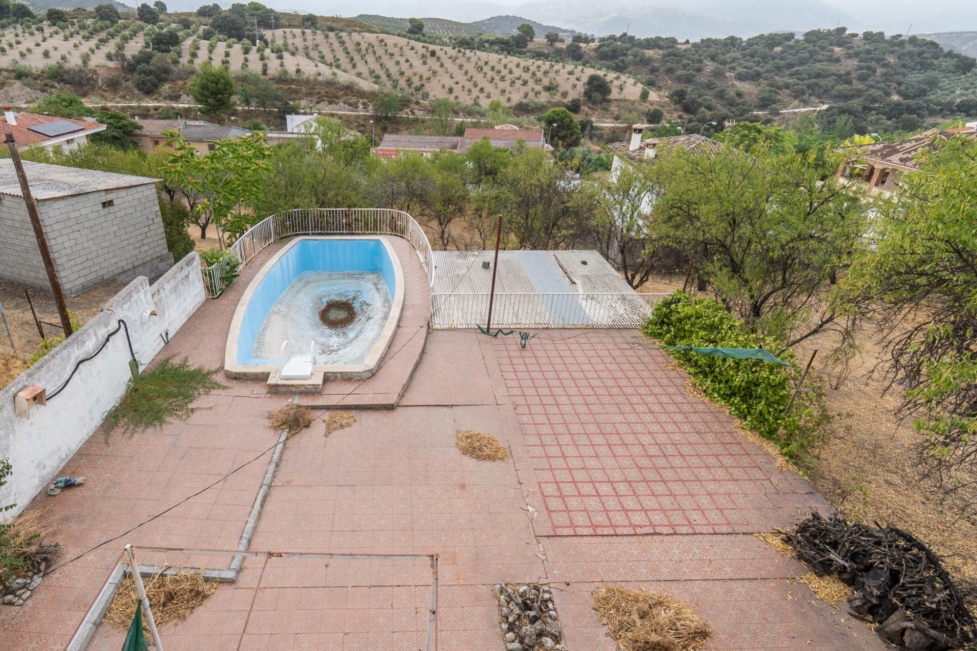 Piscina de Casa o xalet en venda en  Granada Capital amb Aire condicionat, Calefacció i Jardí privat