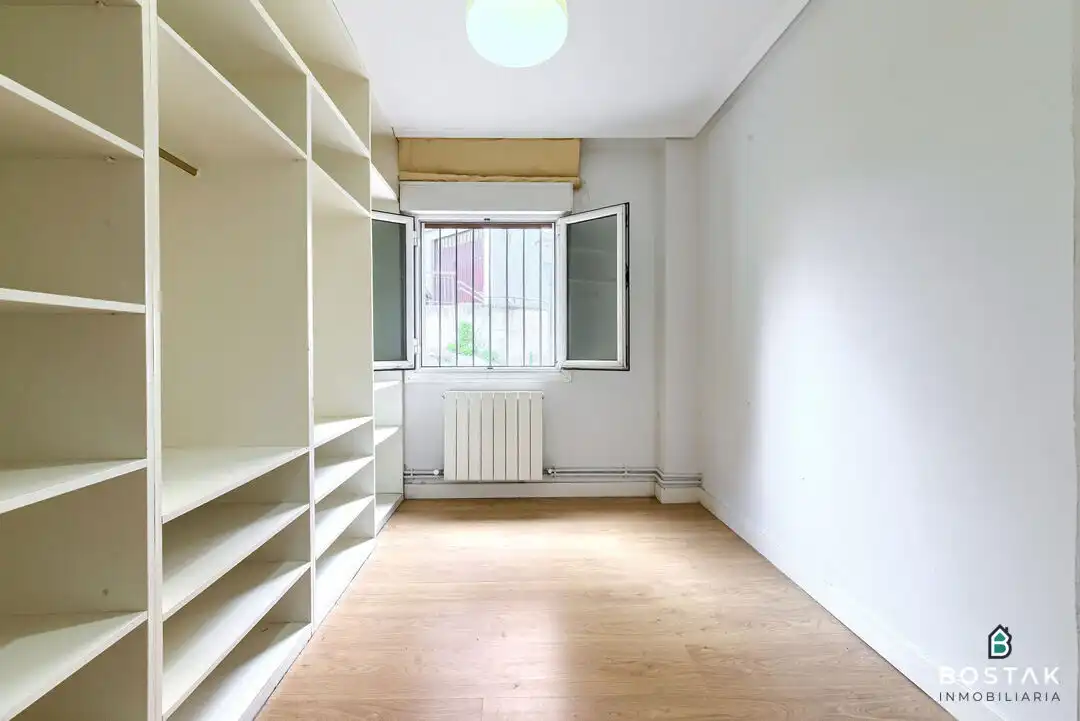 Bedroom of Flat for sale in Bilbao   with Heating