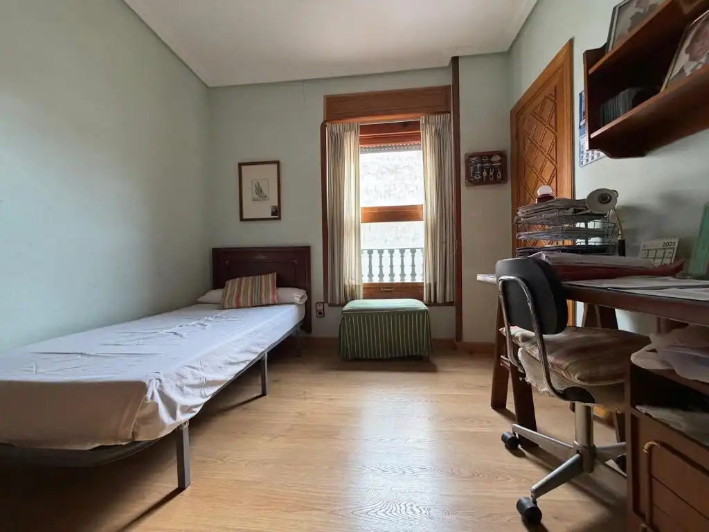 Schlafzimmer von Dachboden zum Verkauf in Segorbe