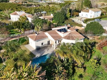 Casa rustica con piscina in vendita a Centro