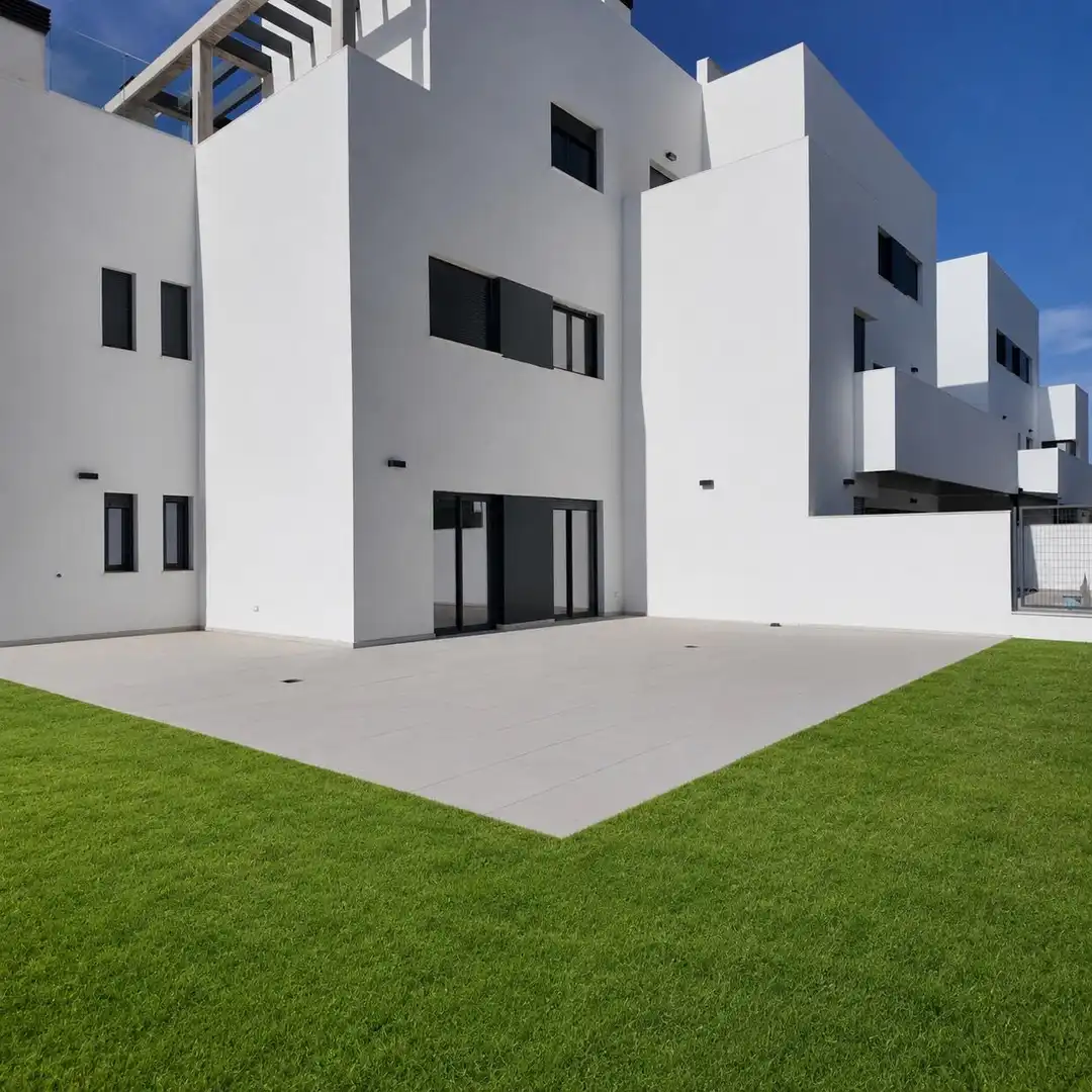 Vista exterior de Pis en venda en Córdoba amb Calefacció, Jardí privat i Parquet