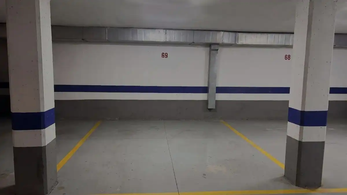 Aparcament de Garatge de lloguer en Zaragoza