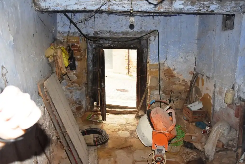 Casa rústica amb terrassa en venda a Monroyo, imagen 4