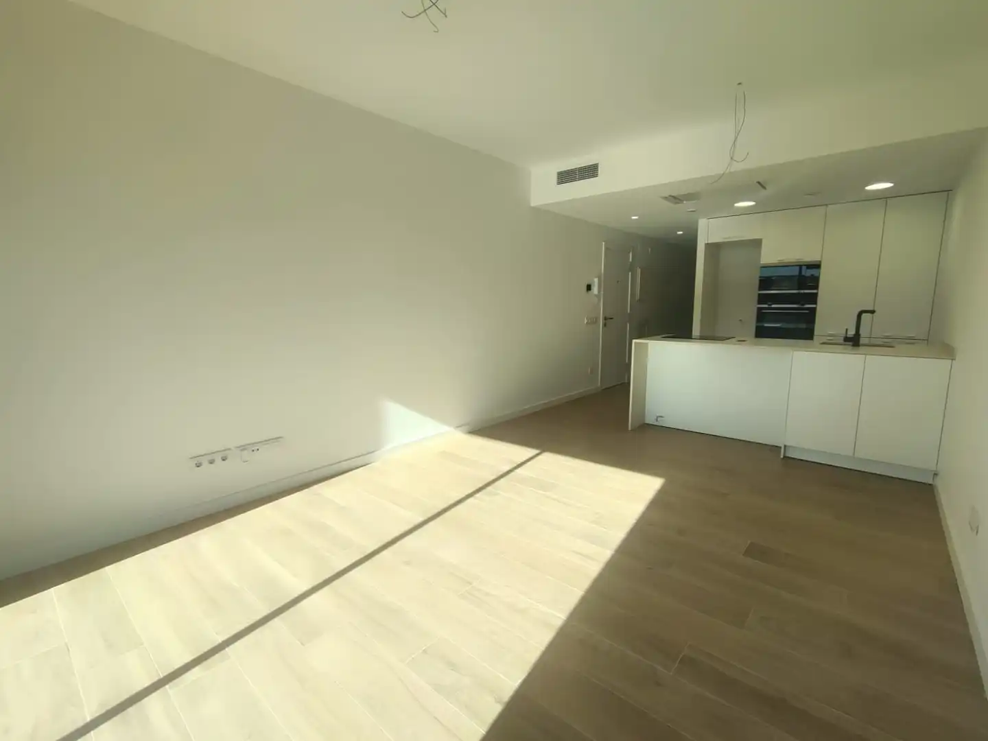Living room of Flat for sale in Sarrià de Ter  with Air Conditioner, Heating and Oven