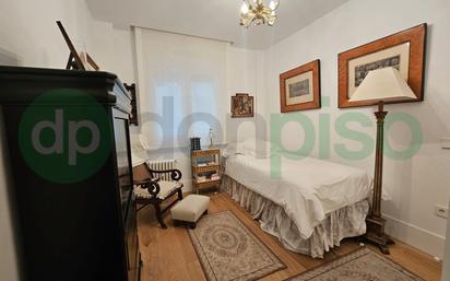 Bedroom of Flat for sale in  Madrid Capital  with Air Conditioner, Heating and Parquet flooring