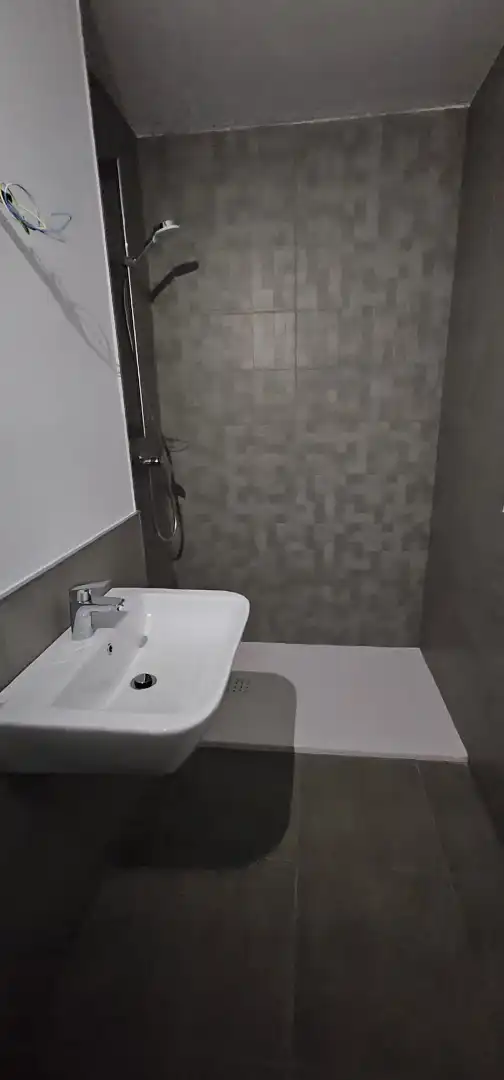 Baño de Piso en venta en Sevilla con Aire acondicionado, Jardín privado y Trastero