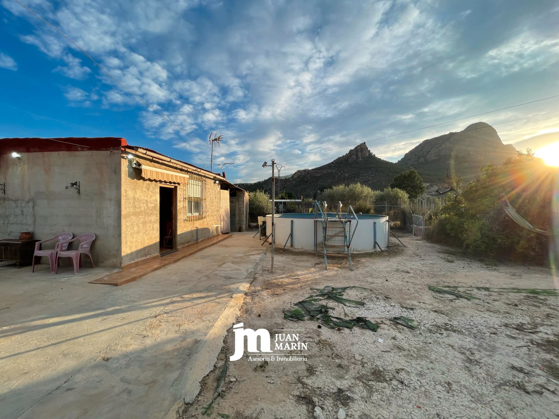 Außenansicht von Country house zum verkauf in Cieza mit Schwimmbad