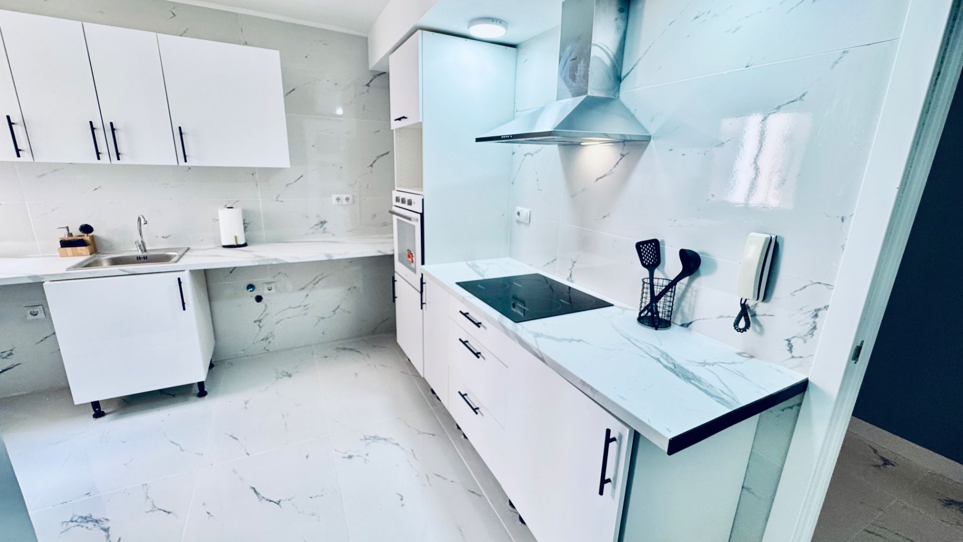 Kitchen of Flat for sale in Alcobendas  with Air Conditioner, Heating and Terrace
