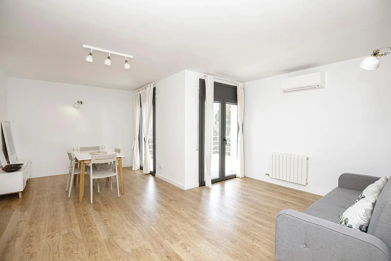 Außenansicht von Wohnung zur Miete in Sant Martí de Llémena mit Klimaanlage, Privatgarten und Terrasse