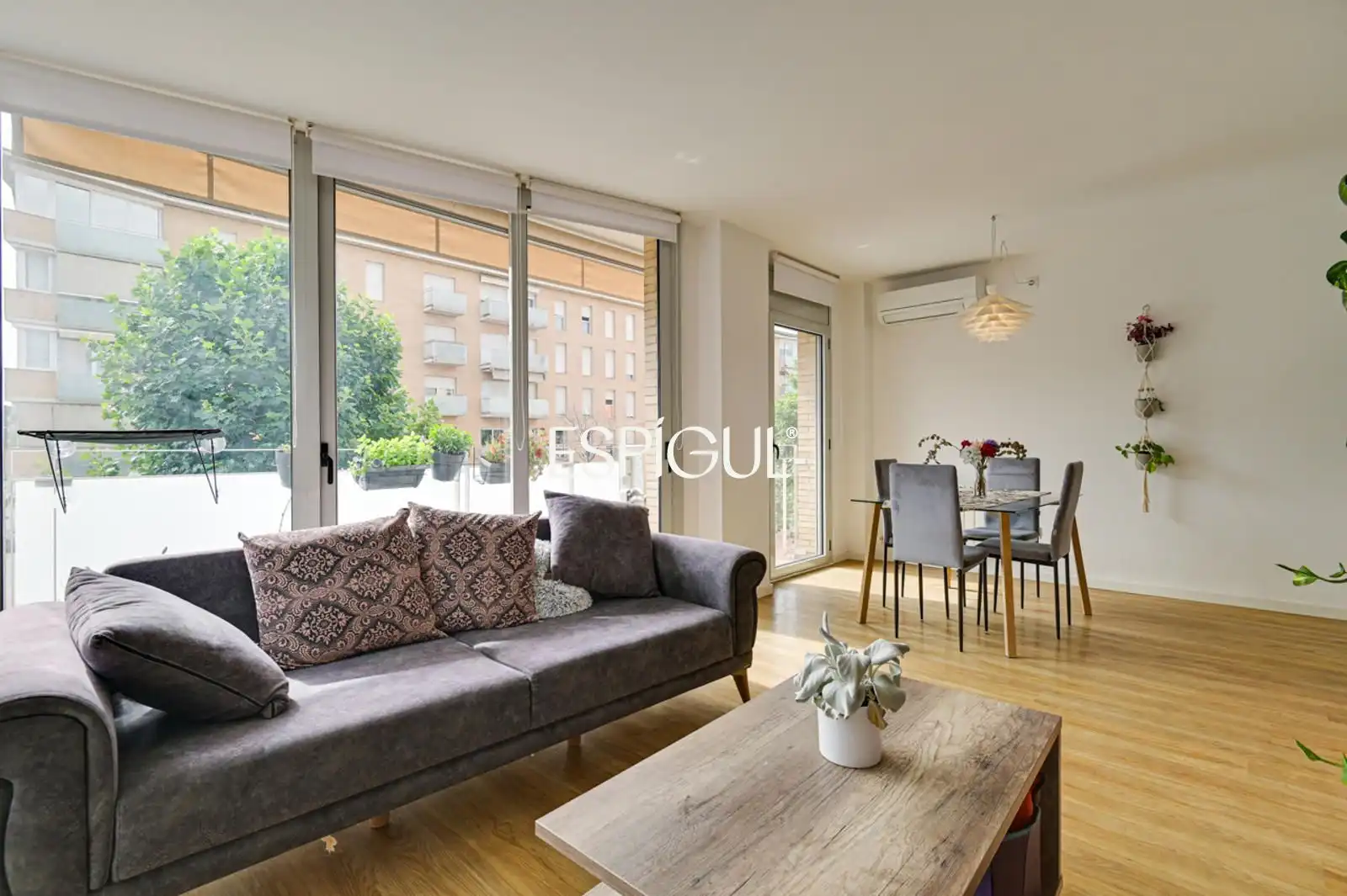 Sala de estar de Piso en venta en Girona con Aire acondicionado, Parquet y Trastero
