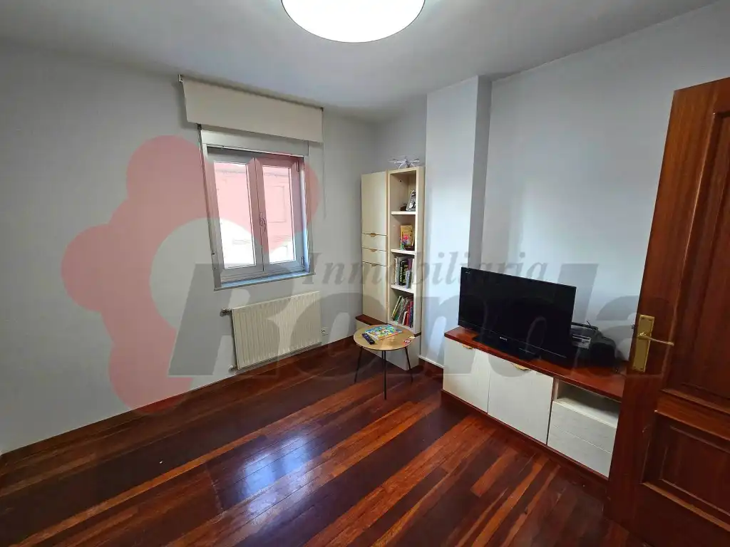 Bedroom of Flat for sale in Lugo  with Furnished