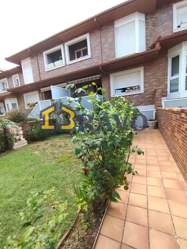 Jardín de Casa adosada en venta en Medina de Pomar con Calefacción, Jardín privado y Terraza