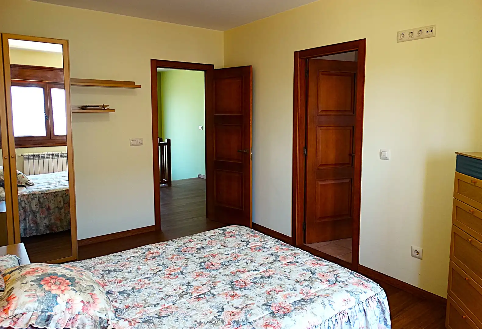 Dormitori de Casa o xalet en venda en Miño amb Calefacció, Parquet i Terrassa