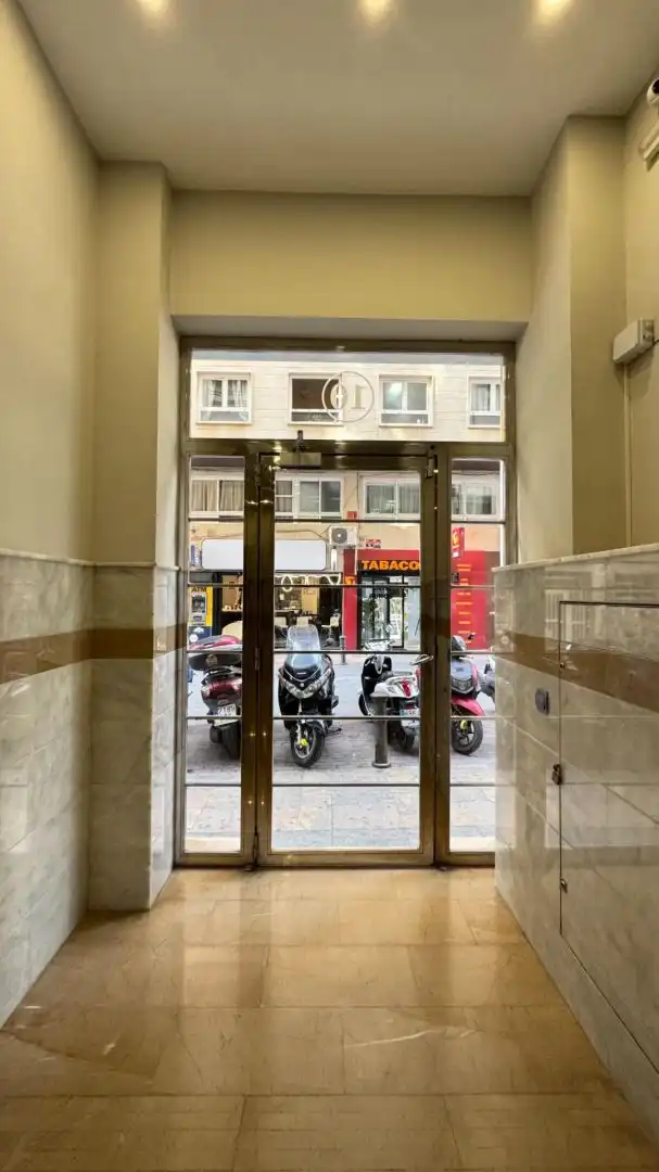 Piso para compartir en Alicante / Alacant con Terraza, Amueblado y Alarma