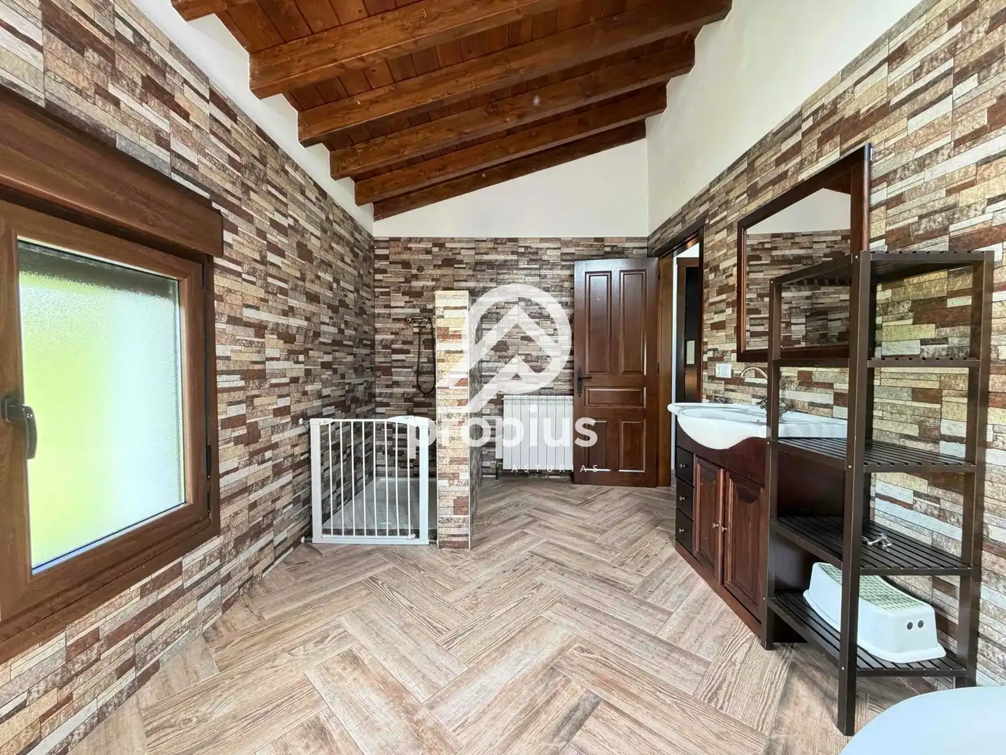 Casa o xalet en venda en Sariego amb Calefacció, Parquet i Traster