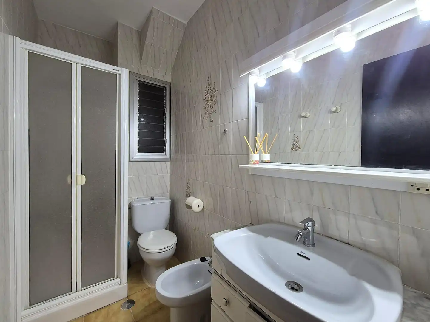Bany de Apartament en venda en Alicante / Alacant amb Aire condicionat i Balcó