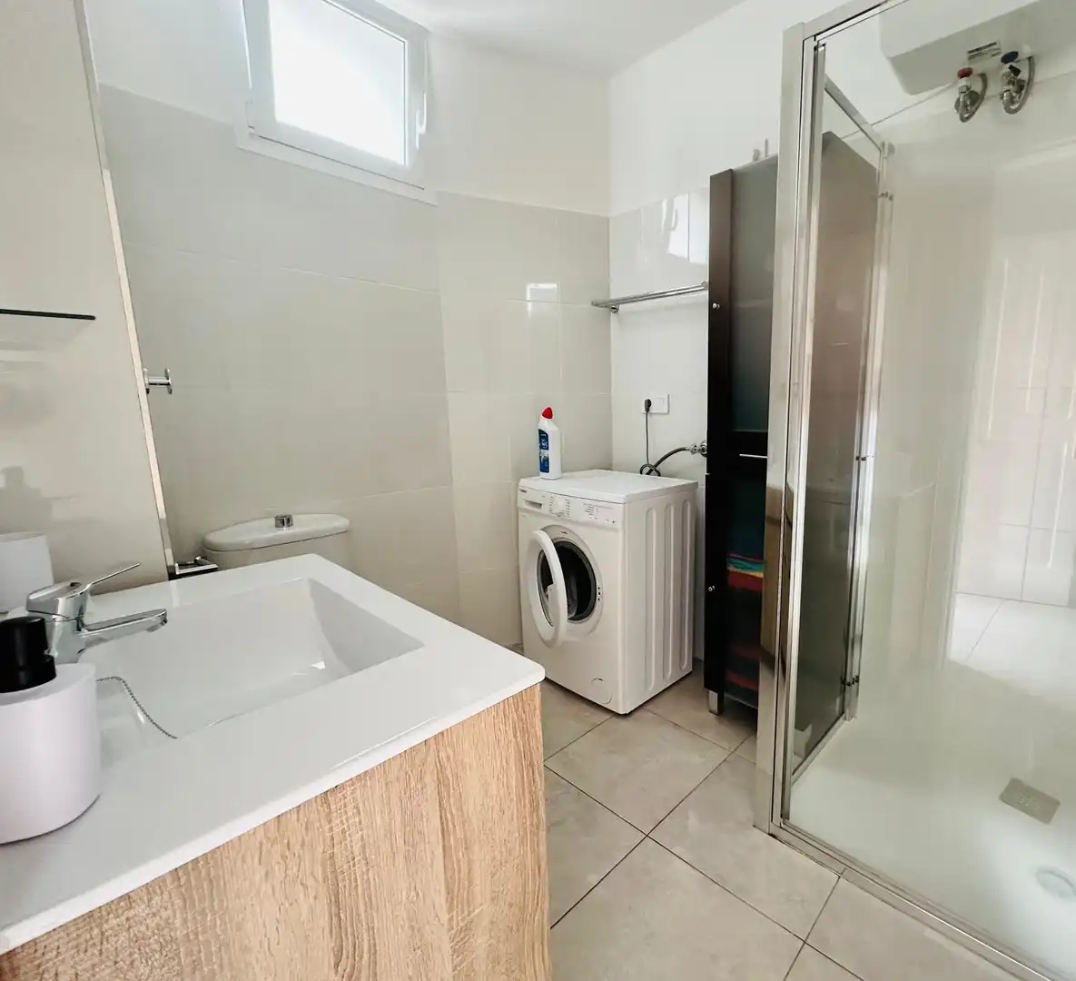 Badezimmer von Loft zur Miete in San Bartolomé de Tirajana mit Klimaanlage, Terrasse und Möbliert