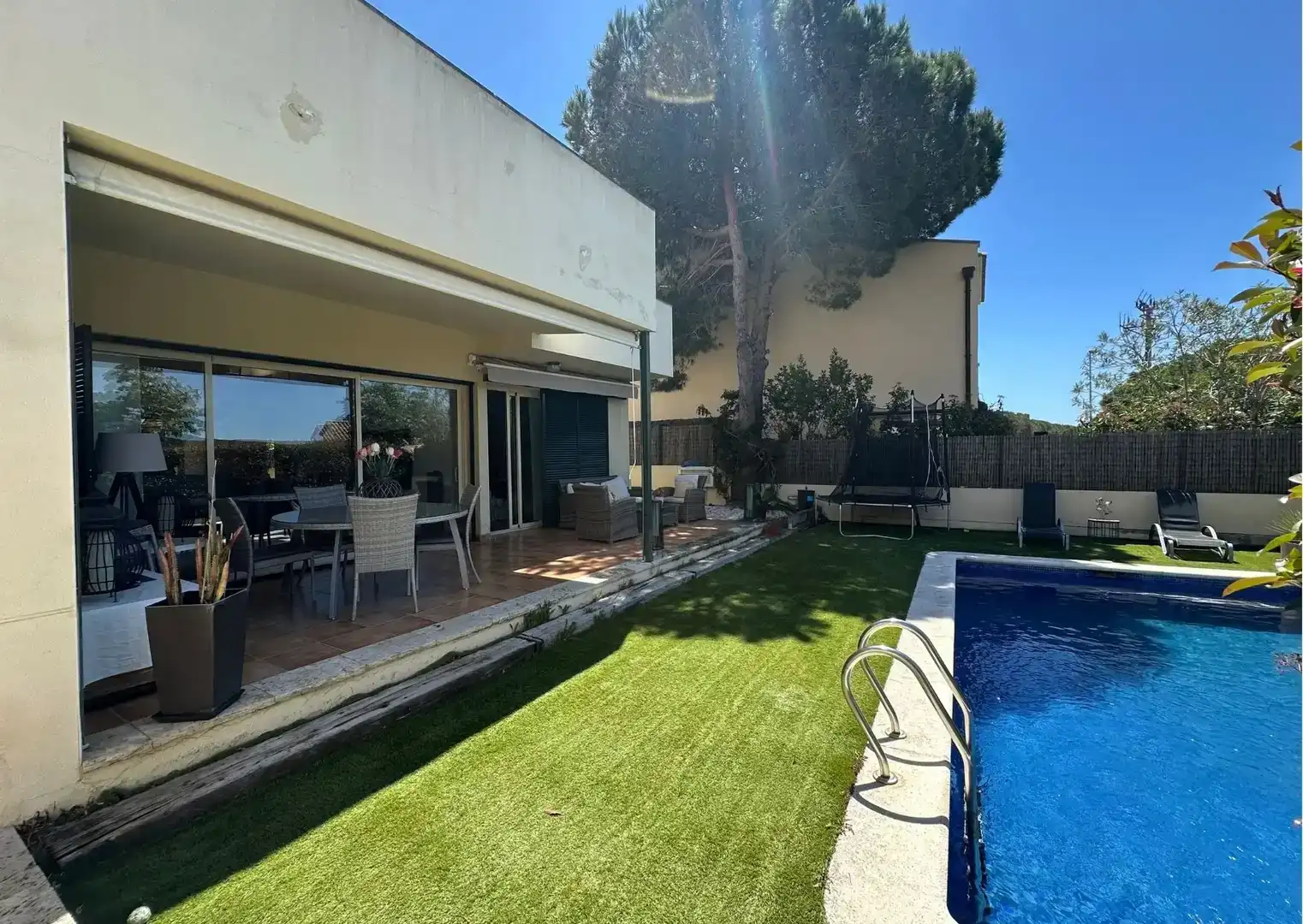 Terrassa de Casa o xalet en venda en Sant Feliu de Guíxols amb Aire condicionat, Piscina i Balcó