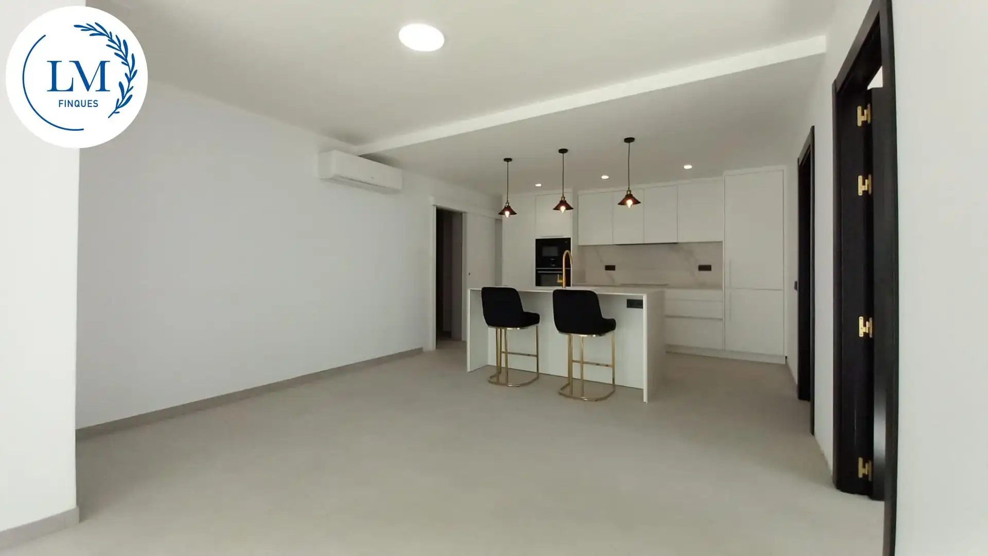Ground floor for sale in Centre Vila