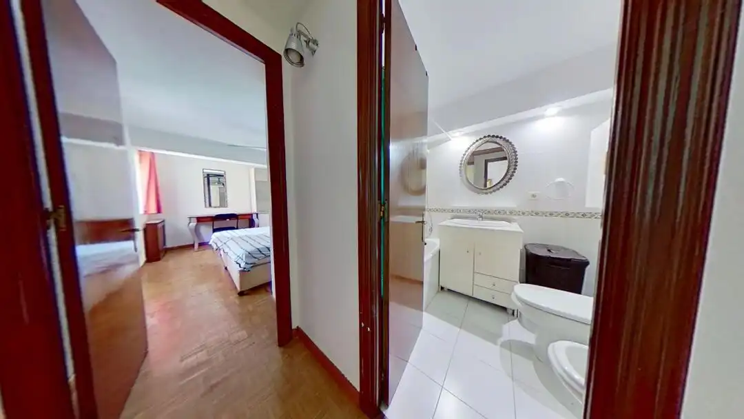 Bathroom of Flat for rent in Madrid  with Heating, Private garden and Swimming Pool