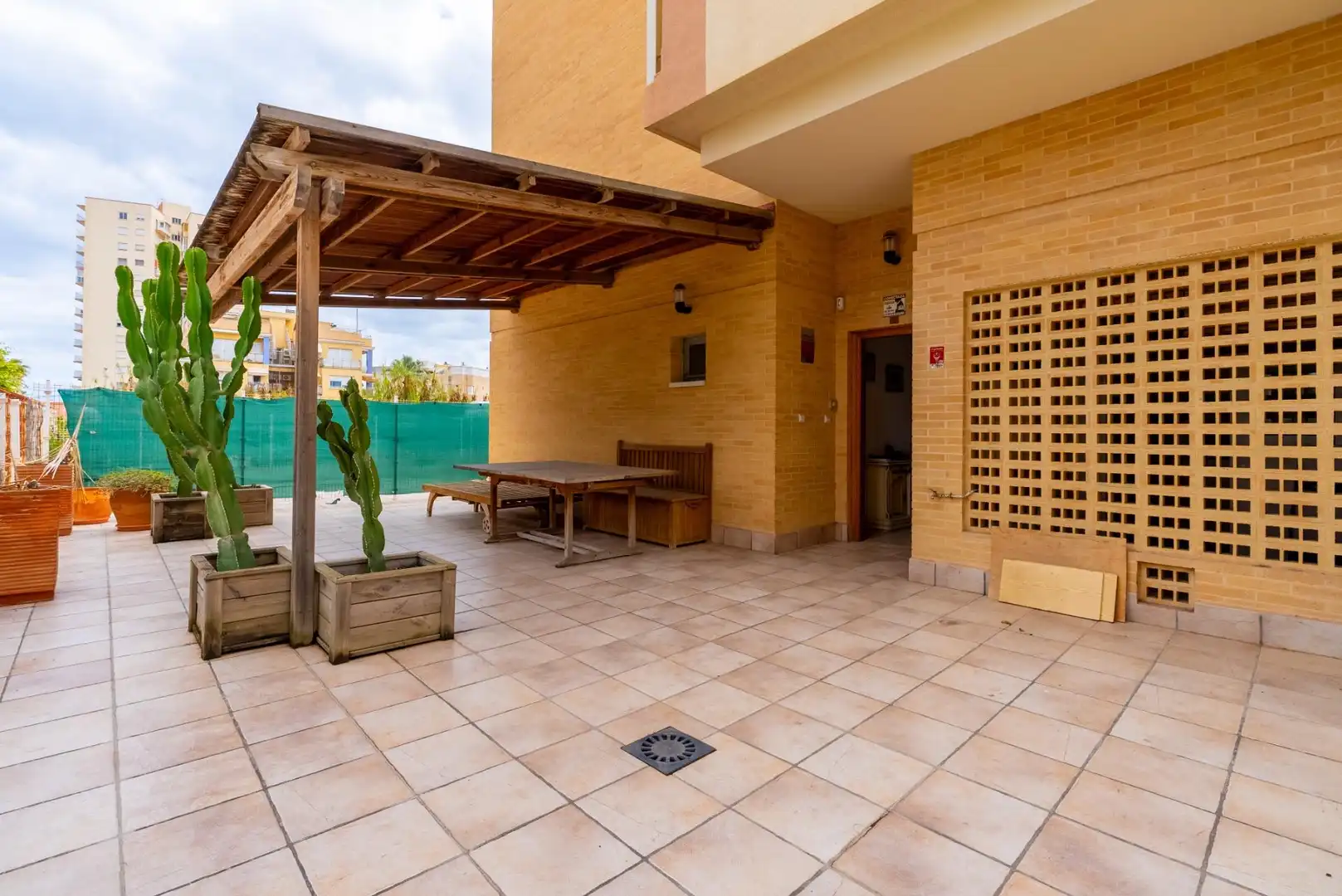 Terraza de Planta baja en venta en El Campello con Aire acondicionado, Calefacción y Jardín privado