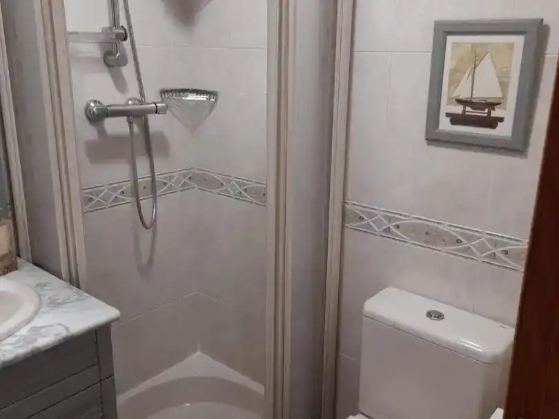 Badezimmer von Wohnung zur Miete in Vilagarcía de Arousa mit Möbliert und Balkon