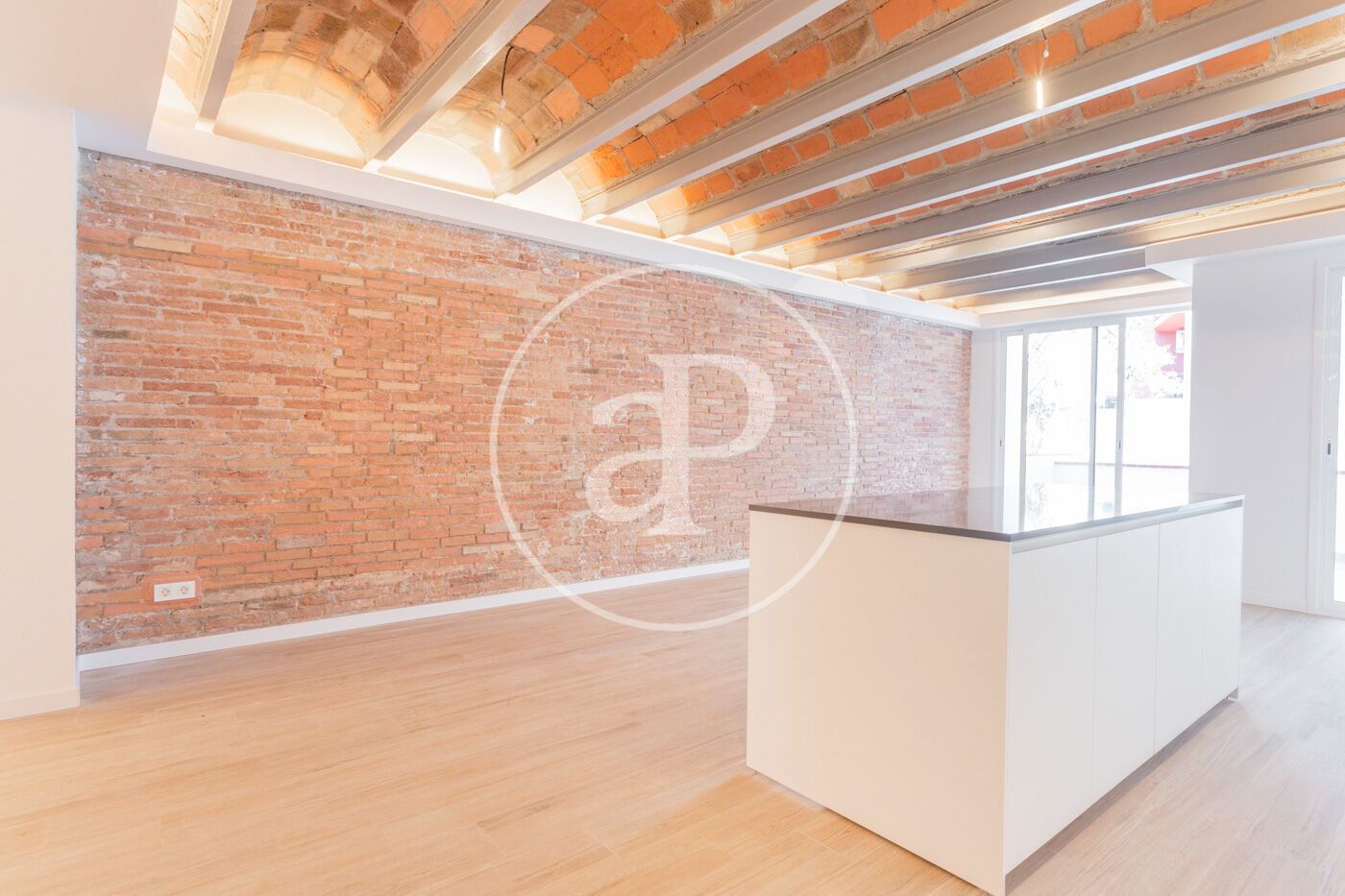 Exterior view of Flat for sale in  Barcelona Capital  with Air Conditioner, Heating and Terrace