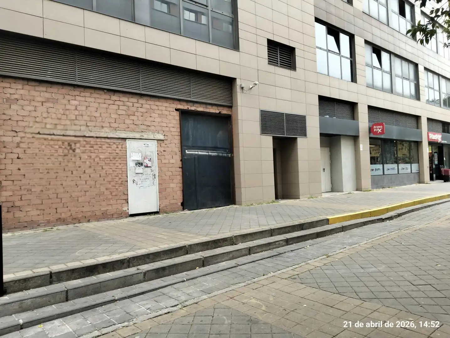 Vista exterior de Local en venta en Sevilla