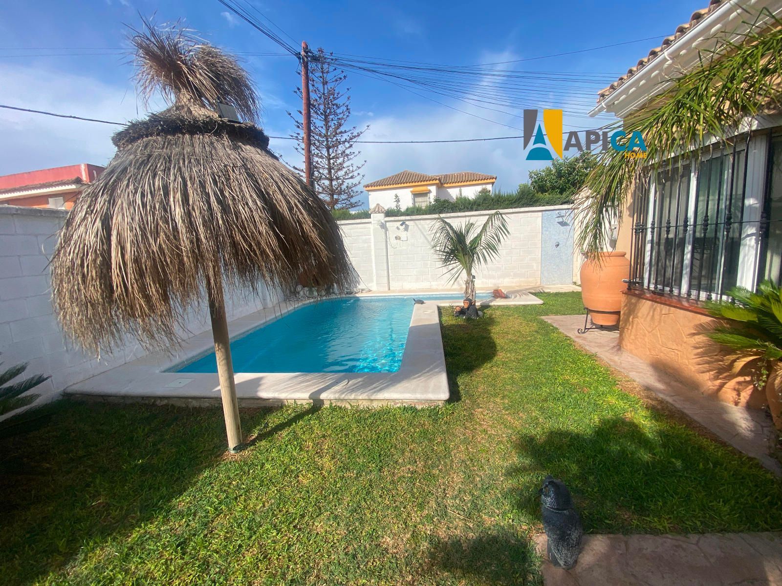 Piscina de Casa o xalet en venda en El Puerto de Santa María amb Traster i Piscina