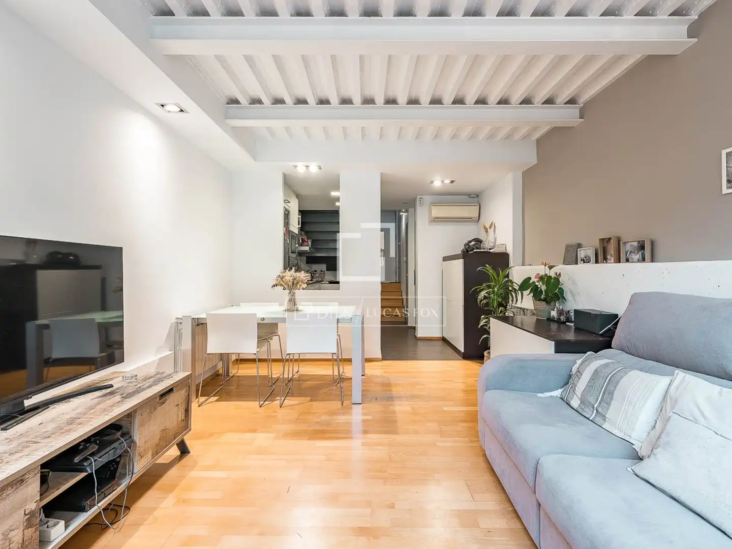 Sala d'estar de Casa o xalet en venda en Barcelona amb Aire condicionat, Terrassa i Piscina