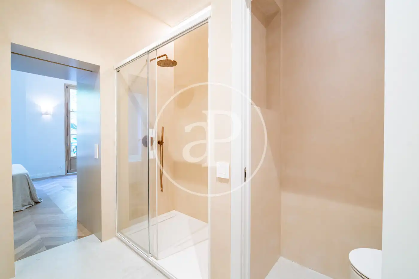Baño de Piso en venta en Barcelona con Aire acondicionado, Calefacción y Terraza