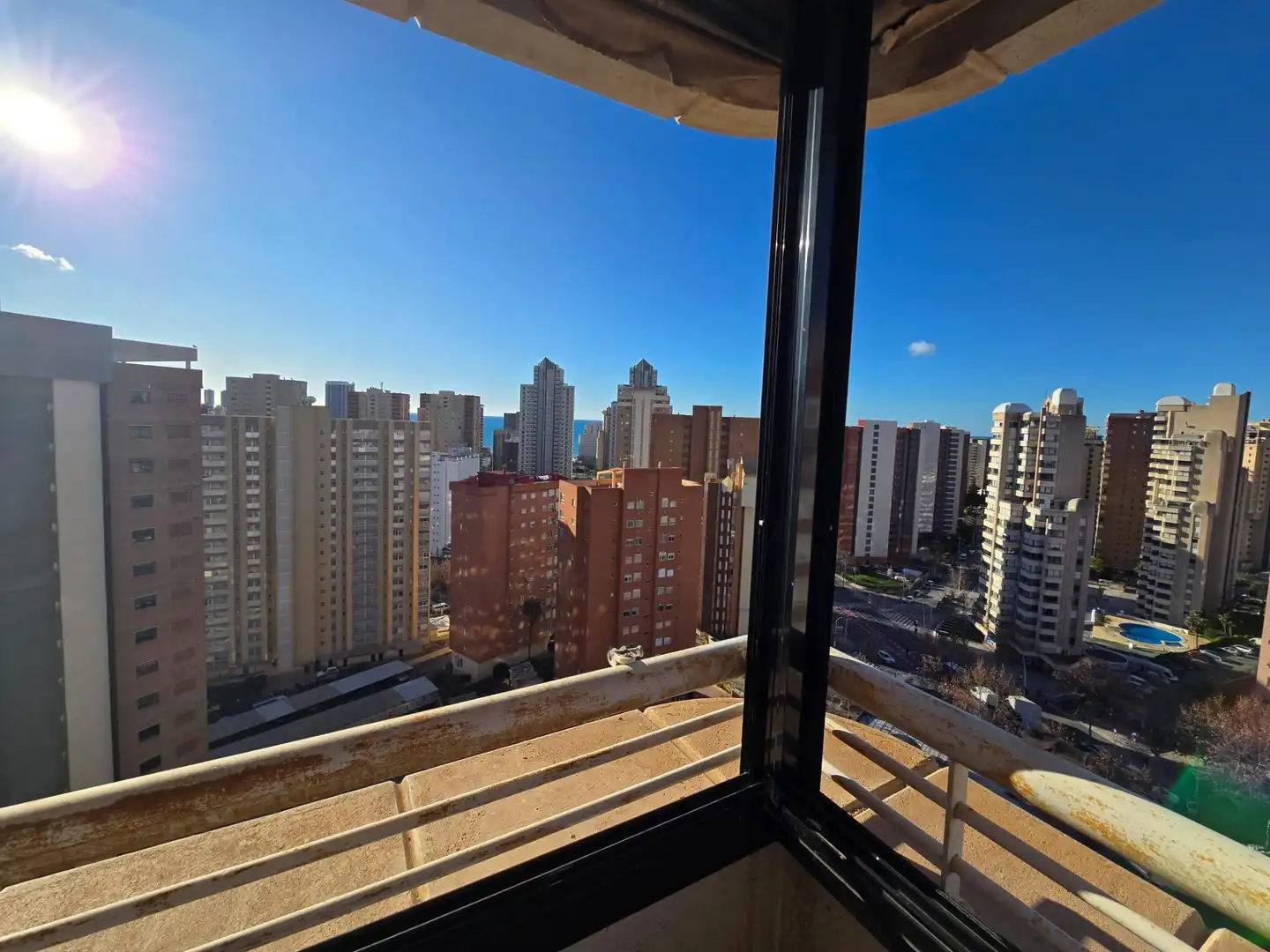 Vista exterior de Apartamento en venta en Benidorm con Amueblado y Piscina comunitaria
