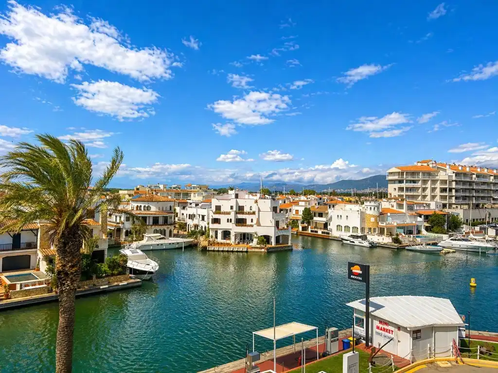 Außenansicht von Wohnung zum Verkauf in Empuriabrava