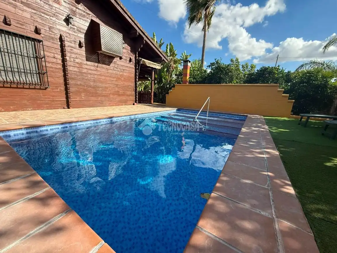 Piscina de Finca rústica en venta en Paradas con Aire acondicionado