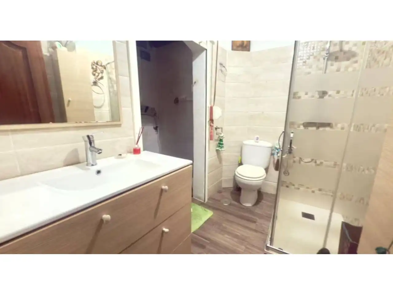 Bathroom of Flat for sale in Ourense Capital   with Heating, Private garden and Parquet flooring