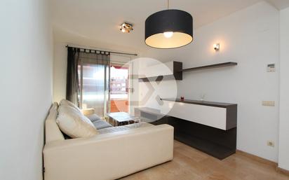 Living room of Flat for sale in Viladecans  with Terrace and Community pool