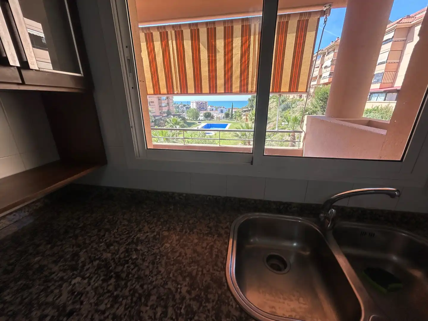 Cocina de Piso en venta en Málaga con Terraza, Balcón y Piscina comunitaria