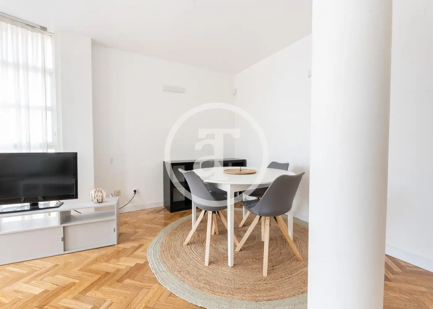 Flat for rent in Calle de Fereluz, Valdeacederas