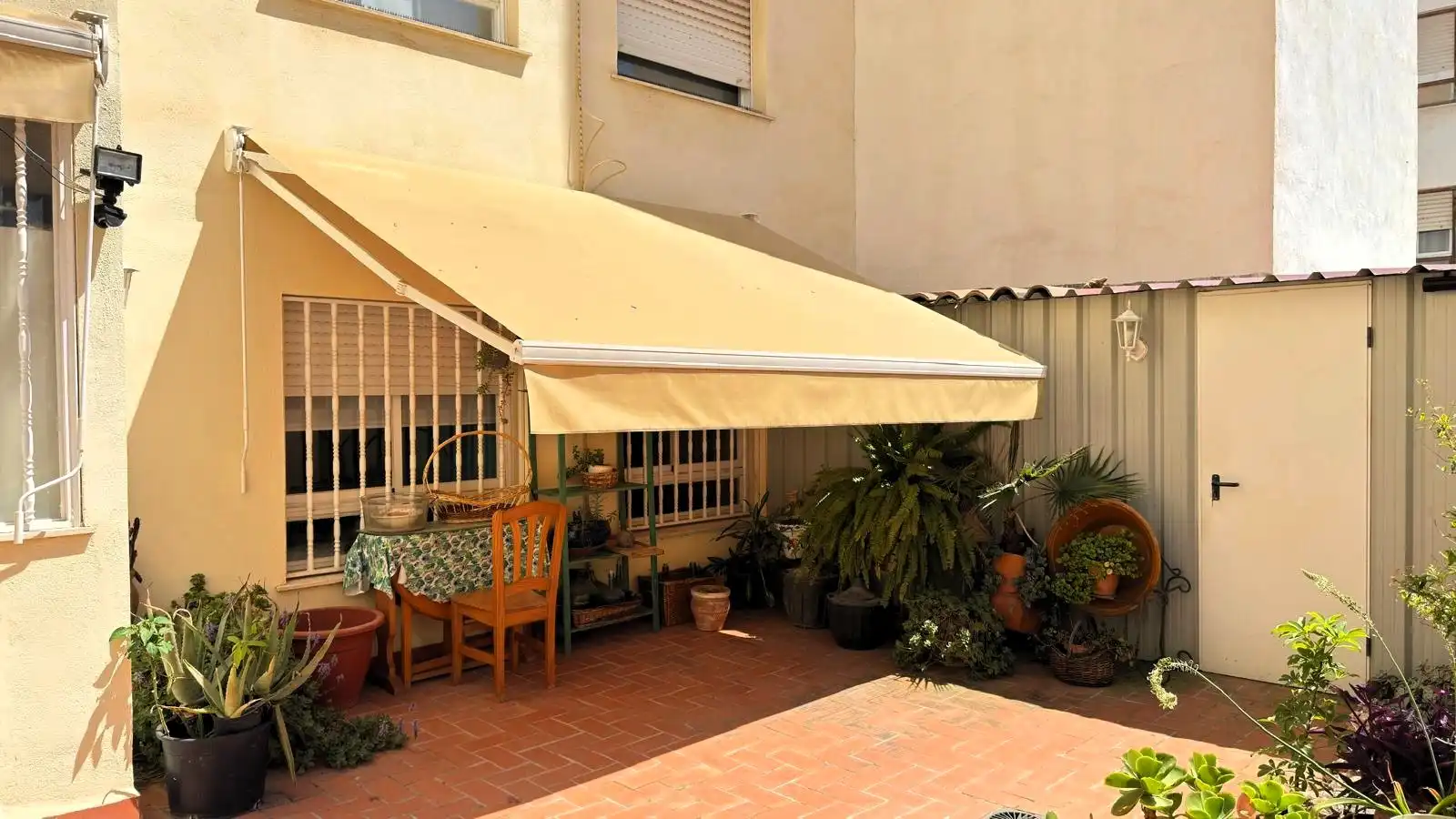 Terraza de Piso en venta en Castellón de la Plana / Castelló de la Plana con Terraza, Trastero y Balcón