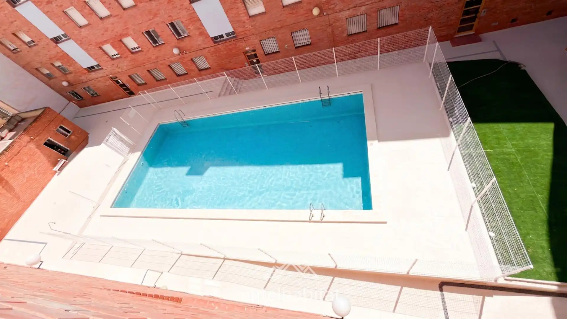 Piscina de Piso en venta en Sagunto / Sagunt
