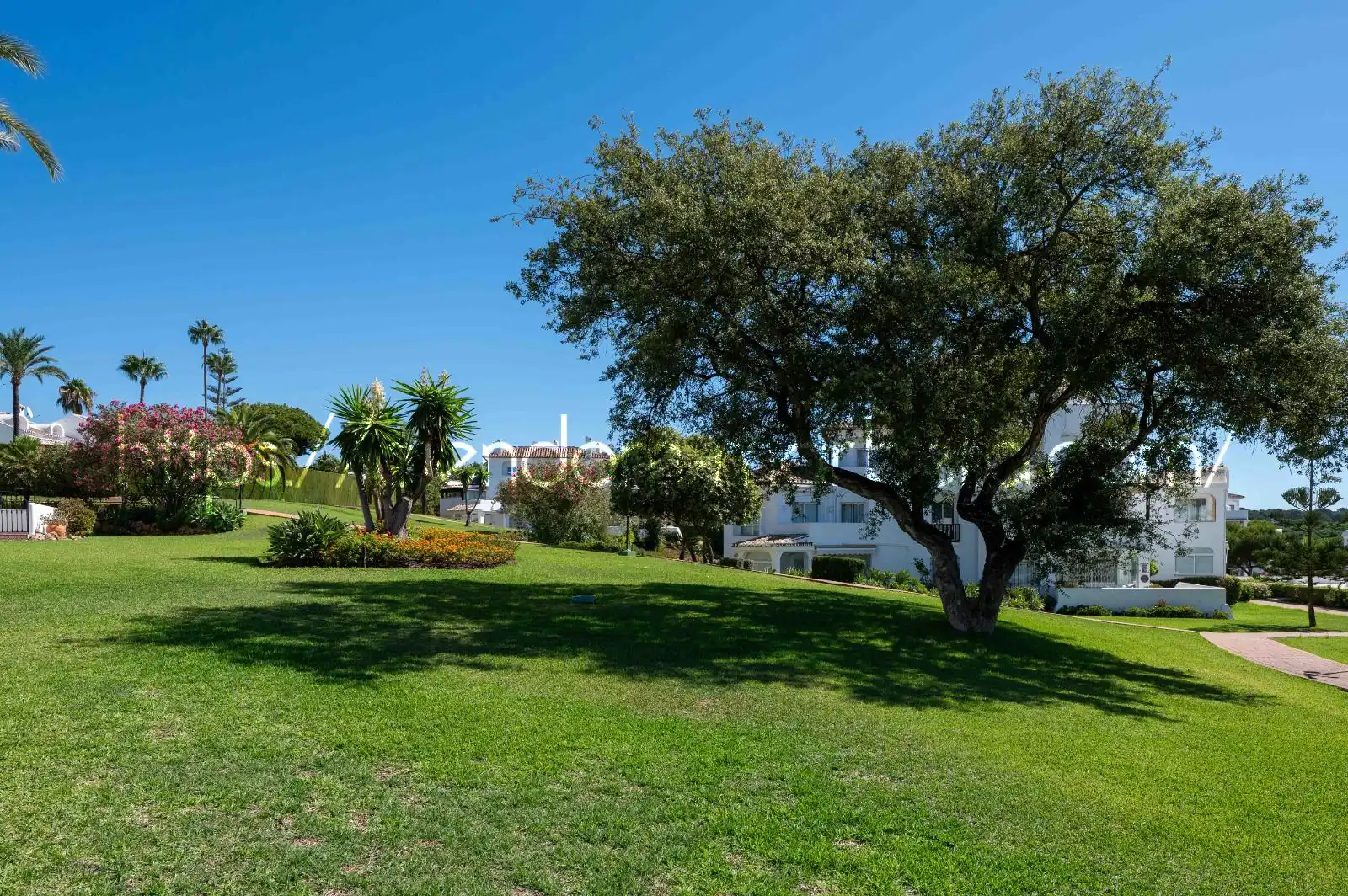 Exterior view of Apartments for sale in Marbella  with Air Conditioner, Terrace and Furnished