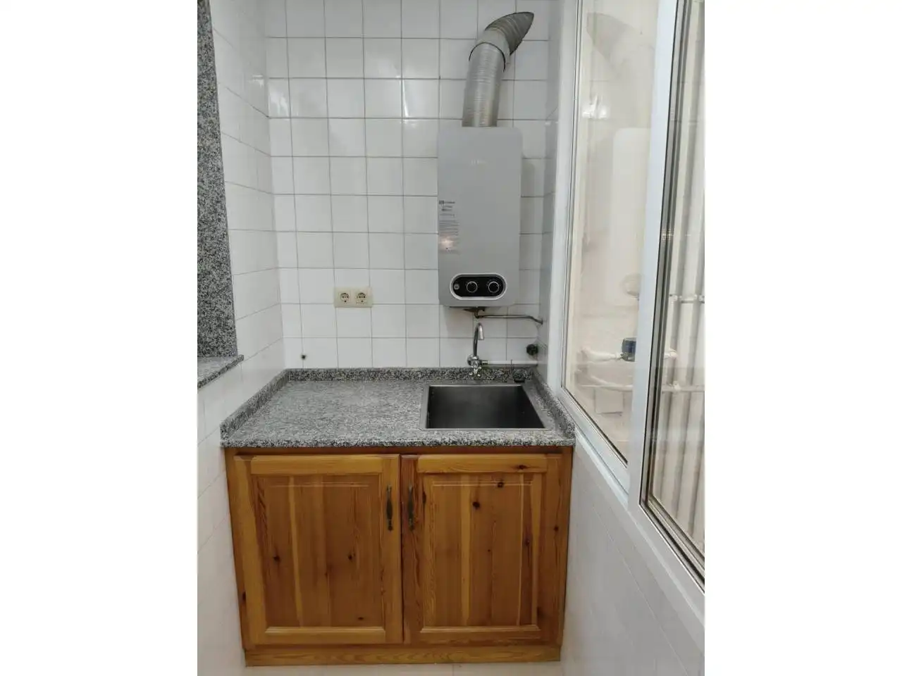 Cocina de Piso en venta en Cariño con Calefacción, Trastero y Amueblado