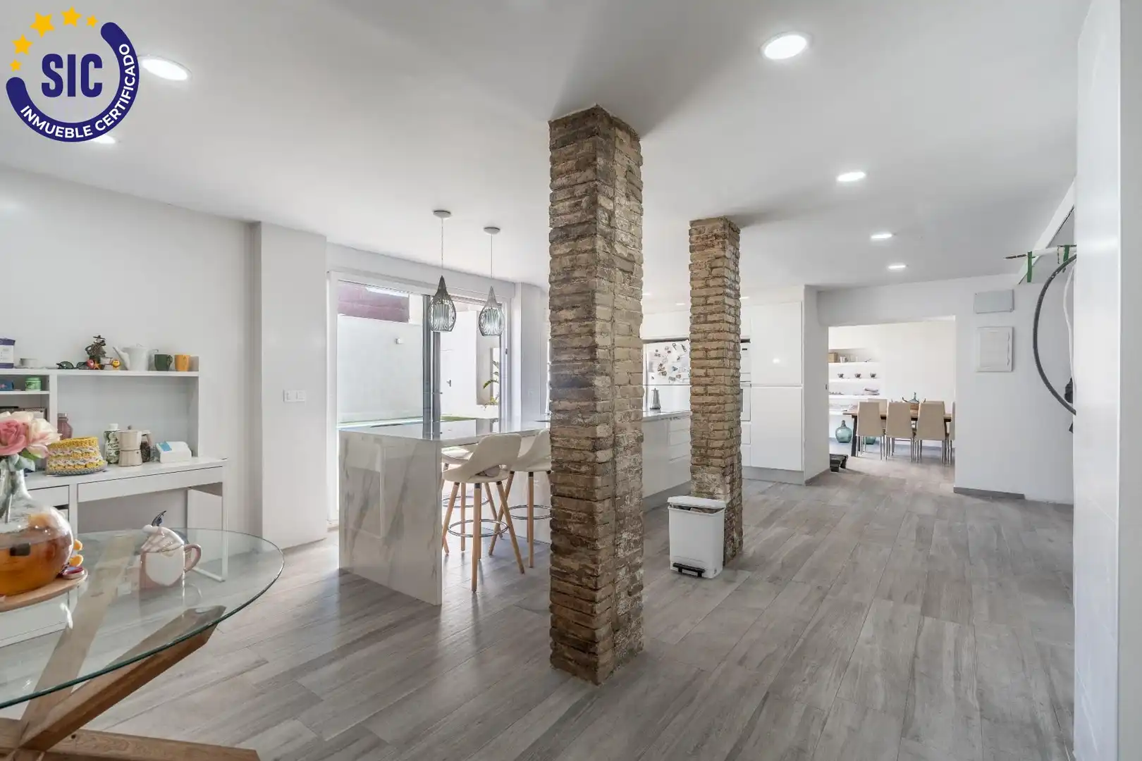 Haus oder Chalet zum Verkauf in Valencia mit Privatgarten, Terrasse und Schwimmbad